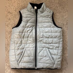 Gap kids puffer vest size L.